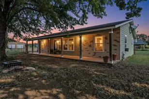 5729 County Rd 402, Grandview, TX 76050 - Photo 36