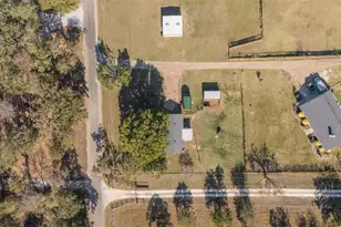 5729 County Rd 402, Grandview, TX 76050 - Photo 30