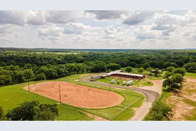 1148 E Landings N, Granbury, TX 76049 - Photo 32