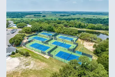 1148 E Landings N, Granbury, TX 76049 - Photo 38