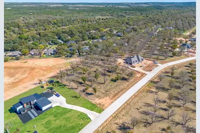 1148 E Landings N, Granbury, TX 76049 - Photo 12