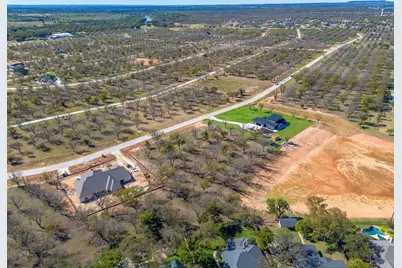 1148 E Landings N, Granbury, TX 76049 - Photo 8