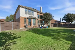 2537 Clearlake Dr, Grand Prairie, TX 75054 - Photo 32