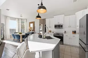 2537 Clearlake Dr, Grand Prairie, TX 75054 - Photo 10