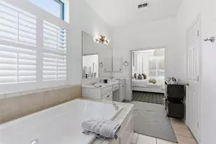 2537 Clearlake Dr, Grand Prairie, TX 75054 - Photo 20