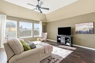 2537 Clearlake Dr, Grand Prairie, TX 75054 - Photo 28