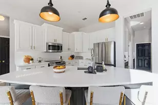 2537 Clearlake Dr, Grand Prairie, TX 75054 - Photo 8