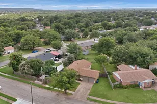824 E Prairie View Rd, Crowley, TX 76036 - Photo 24