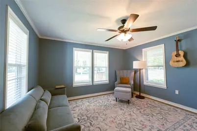 402 W 6th Street, Justin, TX 76247 - Photo 8