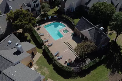 211 Cimarron Trail #4, Irving, TX 75063 - Photo 32