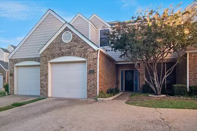 211 Cimarron Trail #4, Irving, TX 75063 - Photo 1