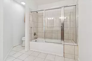 211 Cimarron Trail, Irving, TX 75063 - Photo 24