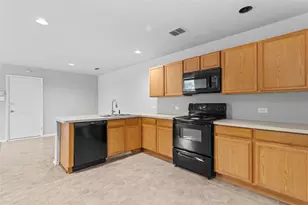 500 Canvas Ct, Crowley, TX 76036 - Photo 8