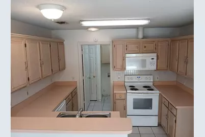 821 Hill Street, Grand Prairie, TX 75050 - Photo 4