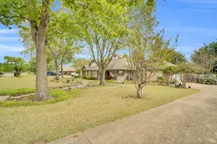 606 Buckboard St, Ovilla, TX 75154 - Photo 2