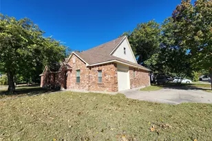 130 Del Rio Ave, Benbrook, TX 76126 - Photo 1