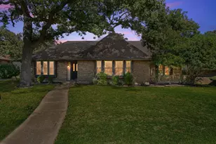 2406 Knightsbridge St, Grand Prairie, TX 75050 - Photo 6