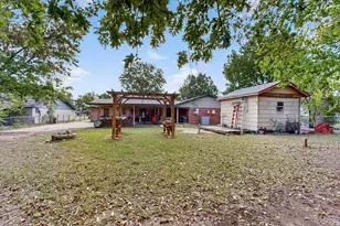 418 Hillside Dr, Gainesville, TX 76240 - Photo 36
