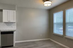 327 3rd St, Grand Prairie, TX 75051 - Photo 6