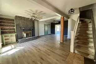 207 E Third St, Maypearl, TX 76064 - Photo 2