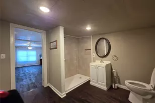 409 E Houston St, Mexia, TX 76667 - Photo 8