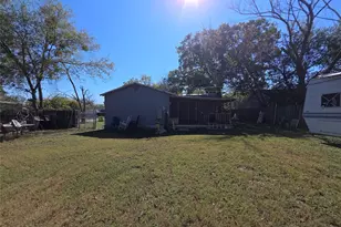 409 E Houston St, Mexia, TX 76667 - Photo 20