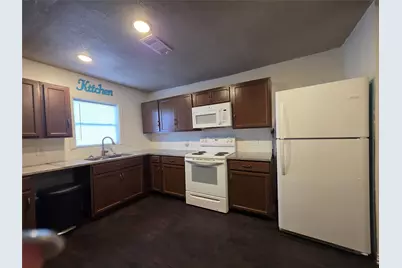 409 E Houston Street, Mexia, TX 76667 - Photo 6