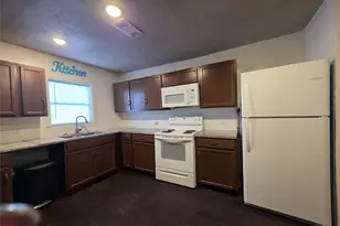 409 E Houston St, Mexia, TX 76667 - Photo 6