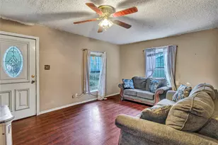 3904 Martin St, Fort Worth, TX 76119 - Photo 4