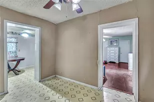 3904 Martin St, Fort Worth, TX 76119 - Photo 10