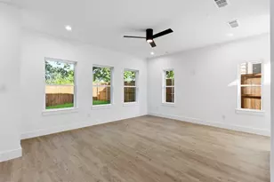 3317 Shivers Dr, Grand Prairie, TX 75050 - Photo 6