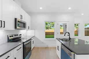 3317 Shivers Dr, Grand Prairie, TX 75050 - Photo 8