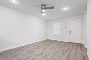 1356 S 12th St, Waco, TX 76706 - Photo 4