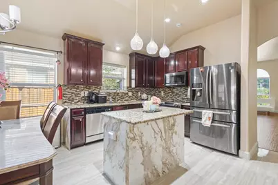 943 Furlong Drive, Grand Prairie, TX 75051 - Photo 4