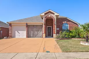 943 Furlong Dr, Grand Prairie, TX 75051 - Photo 1