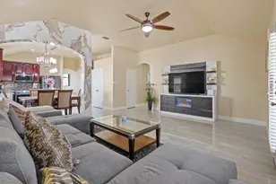 943 Furlong Dr, Grand Prairie, TX 75051 - Photo 6