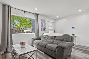 1935 Nomas St, Dallas, TX 75212 - Photo 12