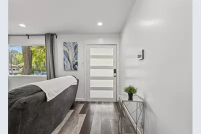 1935 Nomas Street, Dallas, TX 75212 - Photo 4