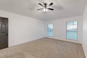 3305 Galaway Bay Dr, Grand Prairie, TX 75052 - Photo 18