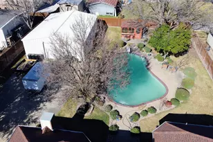 1006 Sandra Ln, Grand Prairie, TX 75052 - Photo 4