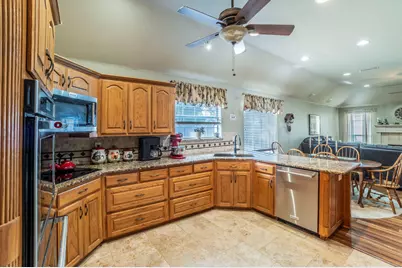 1006 Sandra Lane, Grand Prairie, TX 75052 - Photo 14