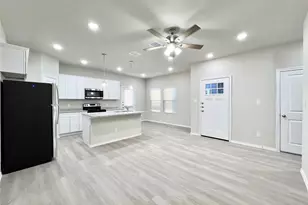 3501 E Renfro St, Burleson, TX 76028 - Photo 4