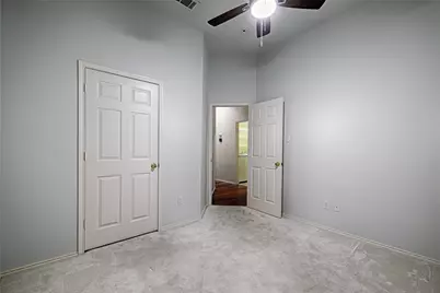 10106 Green Court, Irving, TX 75063 - Photo 12