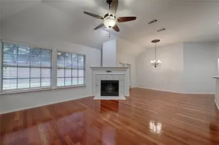 10106 Green Ct, Irving, TX 75063 - Photo 24