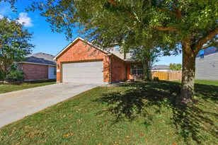 832 Santa Rosa Dr, Fort Worth, TX 76052 - Photo 4