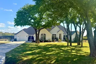 7754 Barber Rnch Rd, Fort Worth, TX 76126 - Photo 2