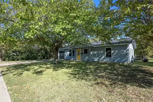 516 Renfro St, Burleson, TX 76028 - Photo 22