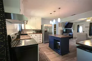 516 Renfro St, Burleson, TX 76028 - Photo 8