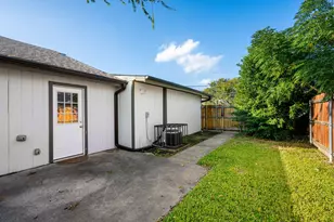 11353 Quail Run St, Dallas, TX 75238 - Photo 22