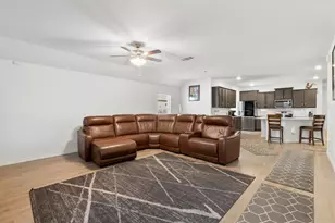 1302 Colonial Bluff Ln, Princeton, TX 75407 - Photo 4